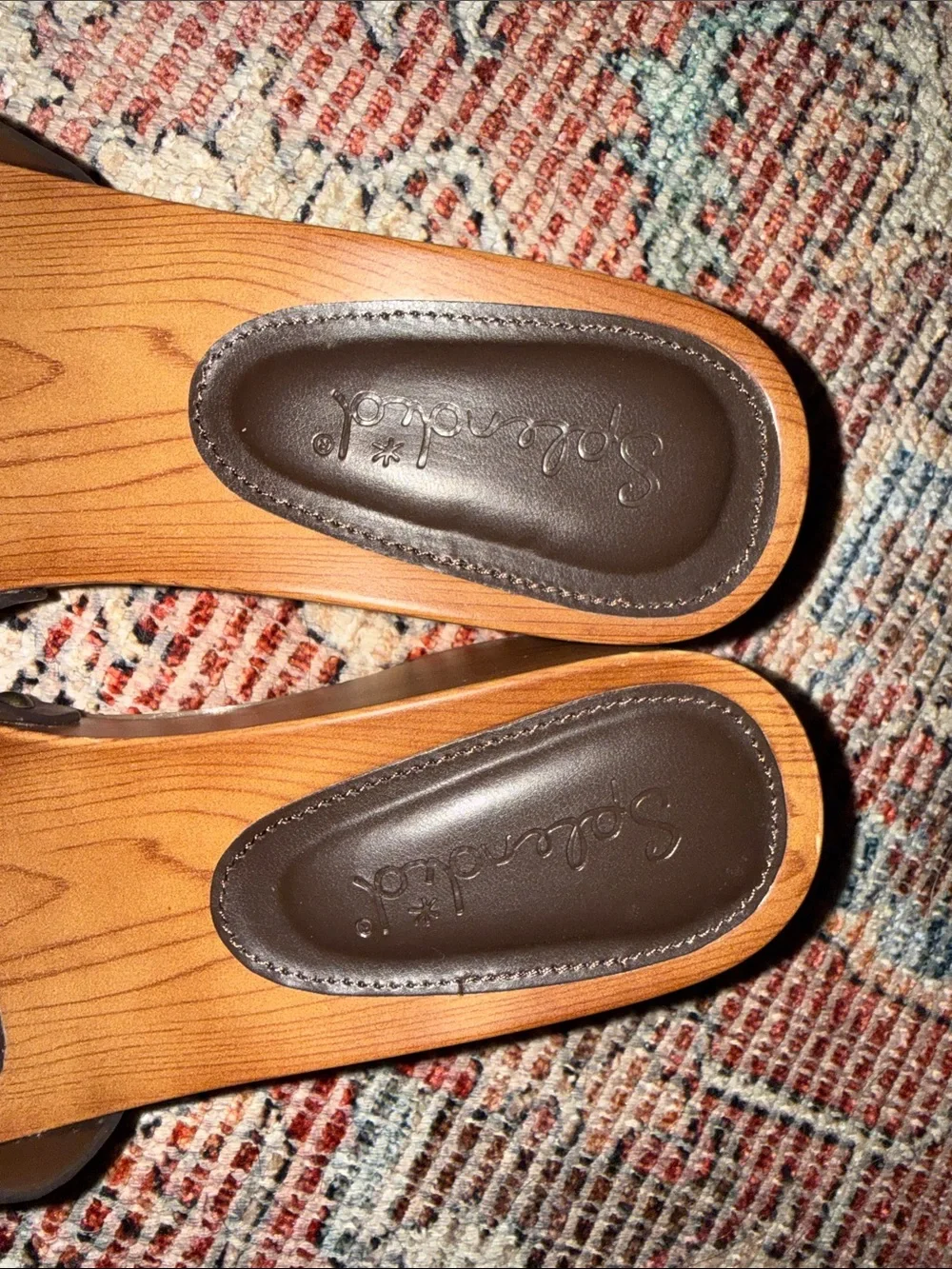Splendid simple leather